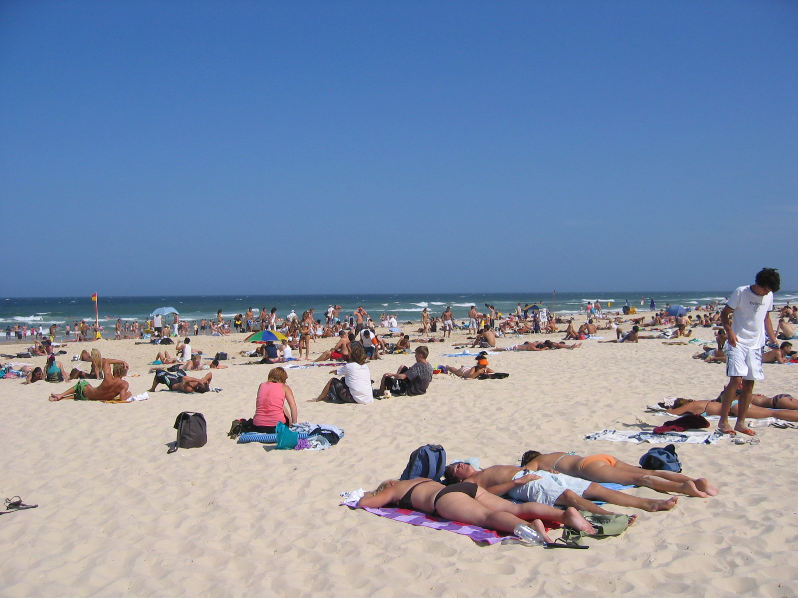 Foto di Surfers Paradise Beach con dritto e lungo