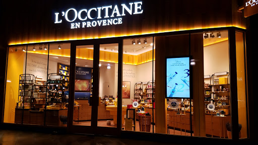 Shopping Mall «The Village at Corte Madera», reviews and photos, 1618 Redwood Hwy, Corte Madera, CA 94925, USA