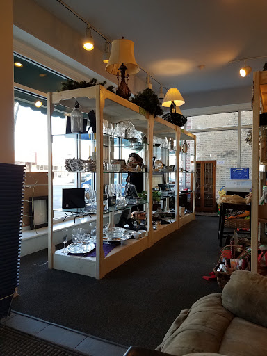 Thrift Store «Winnetka Thrift Shop», reviews and photos, 992 Green Bay Rd, Winnetka, IL 60093, USA