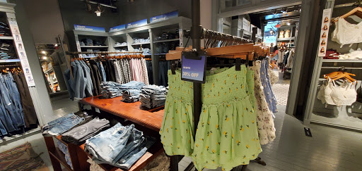 Clothing Store «Abercrombie & Fitch», reviews and photos, 7014 E Camelback Rd Ste 1009, Scottsdale, AZ 85251, USA