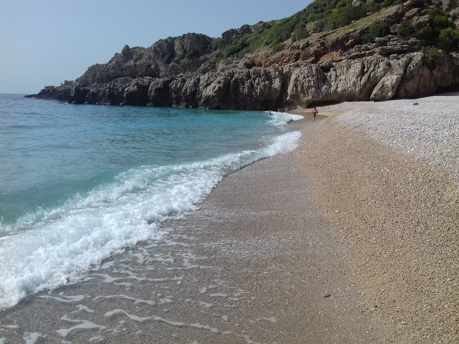 Ilhan beach的照片 带有轻质细卵石表面