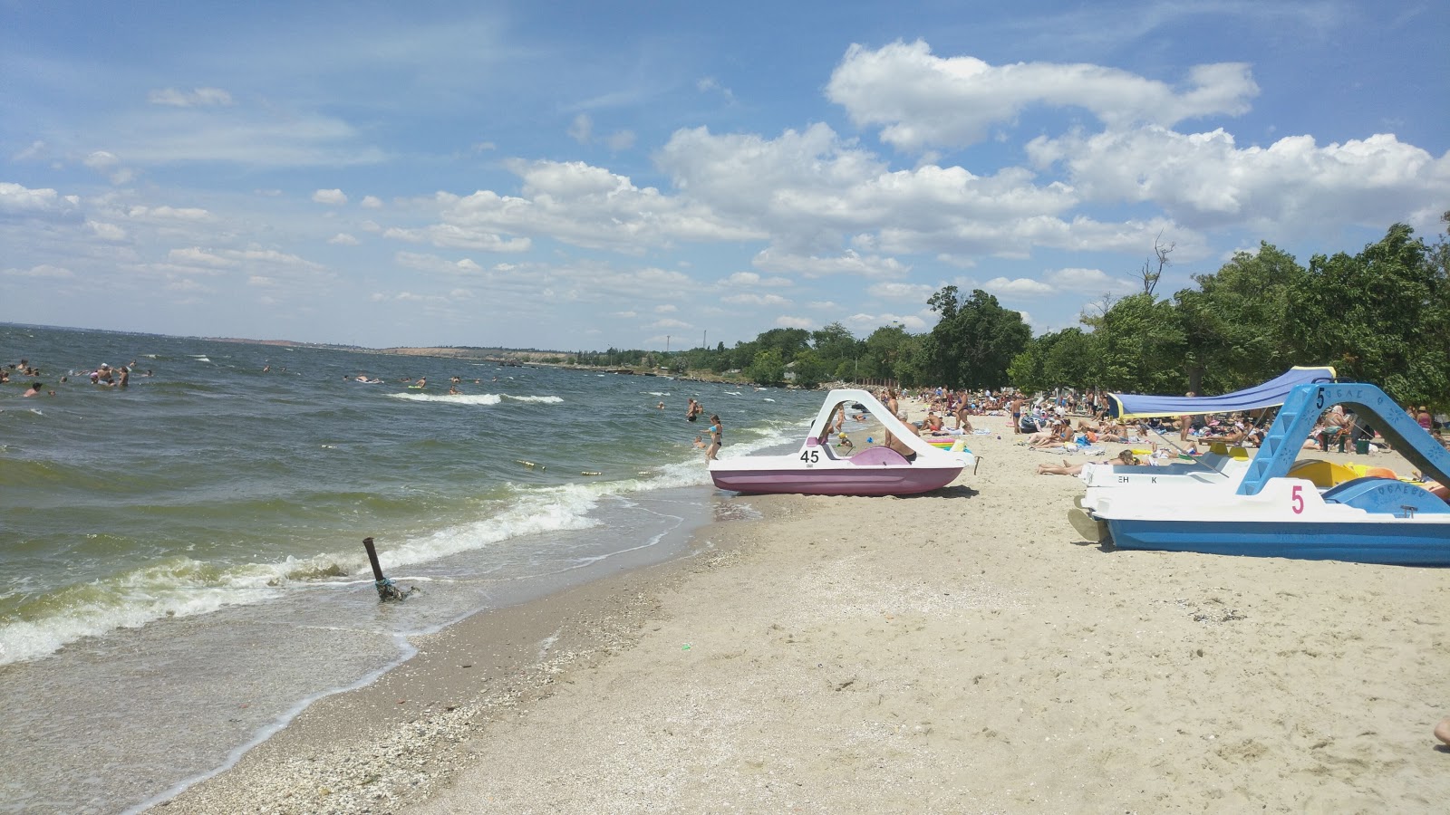 Fotografie cu Ochakov Plyazh cu plajă spațioasă