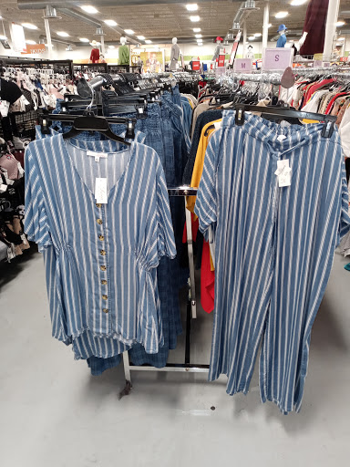 Clothing Store «K&G Fashion Superstore», reviews and photos, 2535 95th St, Evergreen Park, IL 60805, USA