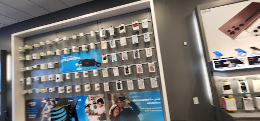 Cell Phone Store «AT&T Authorized Retailer», reviews and photos, 1030 Main St, Waltham, MA 02451, USA