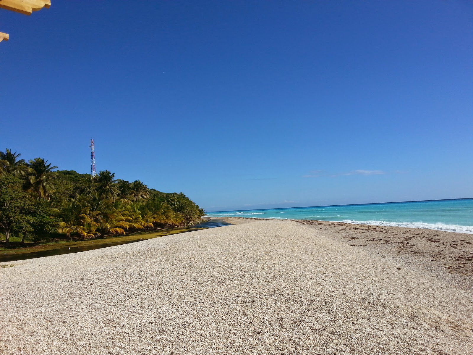Foto van Meseta beach II met lichte fijne kiezelsteen oppervlakte