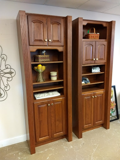 Consignment Shop «New Leaf Home Furnishings», reviews and photos, 2449 Pierce Dr #3, Spring Grove, IL 60081, USA