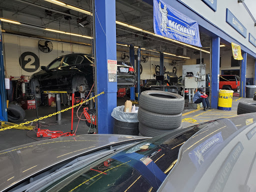 Auto Parts Store «Pep Boys Auto Parts & Service», reviews and photos, 1135 E Colorado Blvd, Pasadena, CA 91106, USA