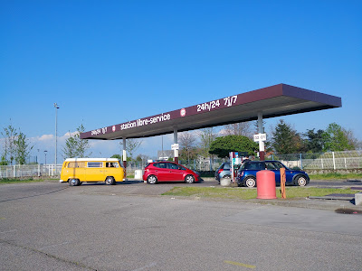 Station Essence Carrefour Market à Meyzieu