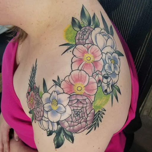 Tattoo Shop «Eclectic Art Tattoo Gallery», reviews and photos, 615 E Michigan Ave, Lansing, MI 48912, USA