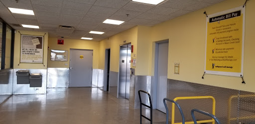 Moving Supply Store «Safeguard Self Storage», reviews and photos, 2020 Mannheim Rd, Des Plaines, IL 60018, USA