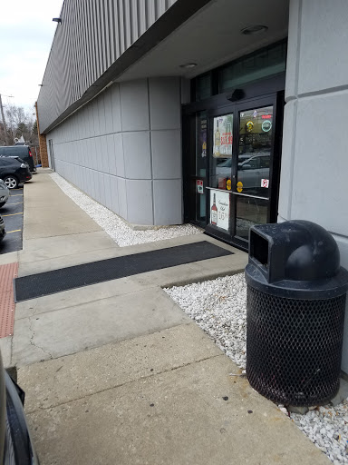 State Liquor Store «Liquor Barn», reviews and photos, 8170 W Golf Rd, Niles, IL 60714, USA