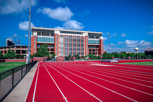Stadium «The Gaylord Family Oklahoma Memorial Stadium», reviews and photos, 1185 Asp Ave, Norman, OK 73019, USA