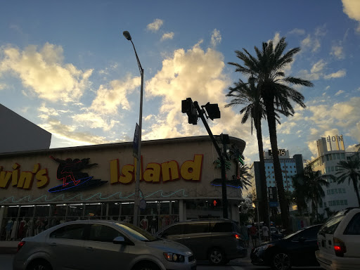 Liquor Store «I Love Liquor», reviews and photos, 1632 Collins Ave, Miami Beach, FL 33139, USA