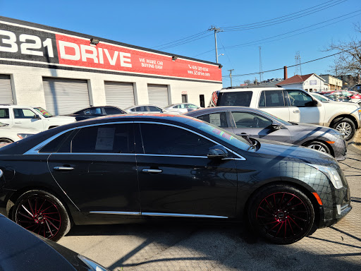 321 Drive, 4000 Charlotte Ave, Nashville, TN 37209, USA, 