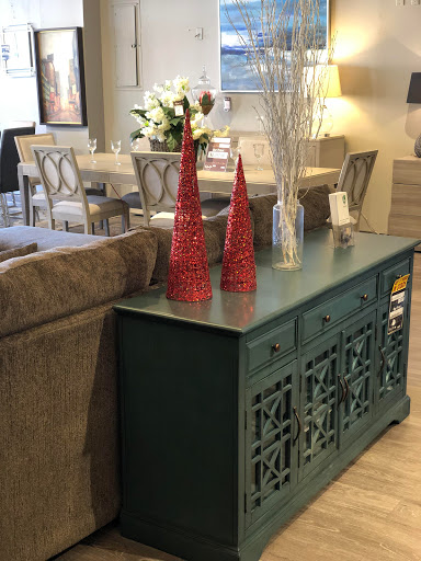 Furniture Store «Huffman Koos Furniture», reviews and photos, 1640 Broadhollow Rd, Farmingdale, NY 11735, USA