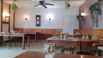 Atmosphère du Restaurant Relais des Trouettes à Miramont-d'Astarac - n°1