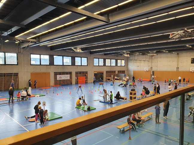 Rezensionen über Sporthalle Schönenbüel in Zürich - Fitnessstudio