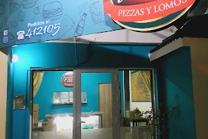 La Petrona , lomos y pizzas image