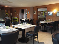 Atmosphère du Restaurant français Auberge du Belvédère à Commelle-Vernay - n°12