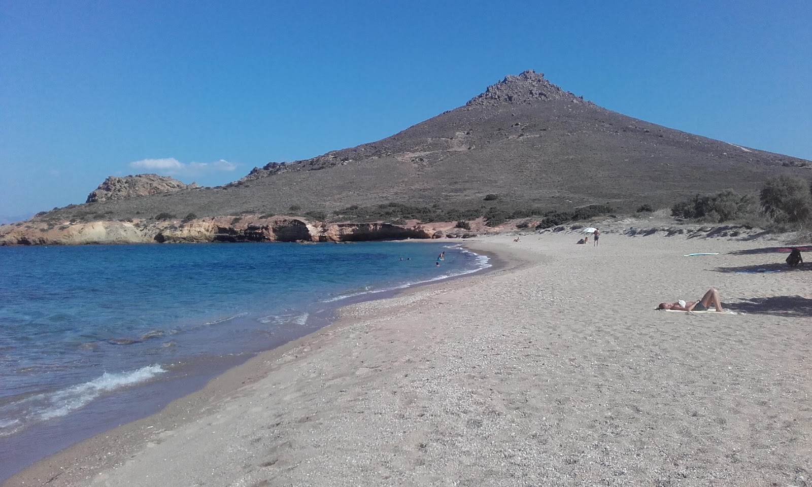 Foto de Paralia Tsoukalia con guijarro fino claro superficie