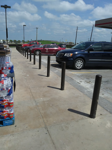 Gas Station «QuikTrip», reviews and photos, 401 E Wintergreen Rd, Hutchins, TX 75141, USA