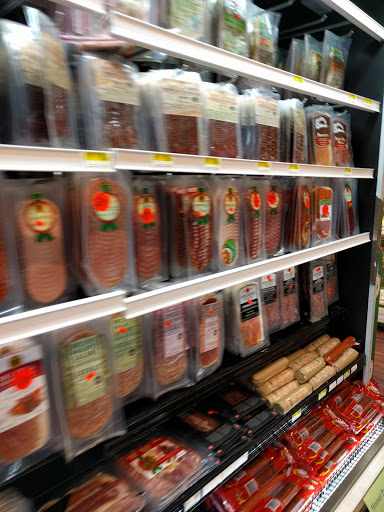 Supermarket «Berry Fresh Farm», reviews and photos, 43-26 Ditmars Blvd, Astoria, NY 11105, USA