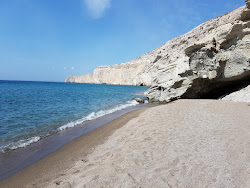 Photo de Plage de Kalamos situé dans une zone naturelle