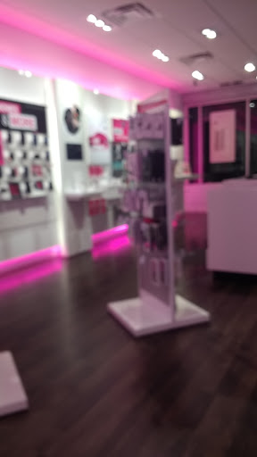 Cell Phone Store «T-Mobile», reviews and photos, 5417 US-19 #101, New Port Richey, FL 34652, USA