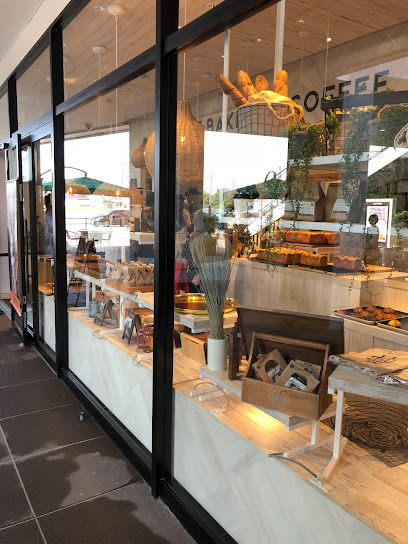 THE MOST BAKERY ＆ COFFEE 三井アウトレットパーク仙台港店