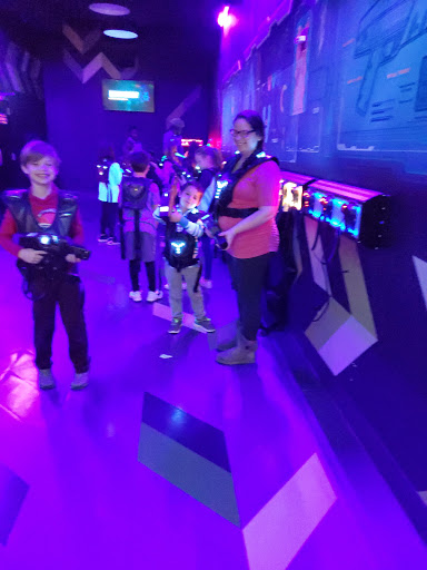 Restaurant «Main Event Entertainment», reviews and photos, 200 Quinn Dr, Pittsburgh, PA 15275, USA