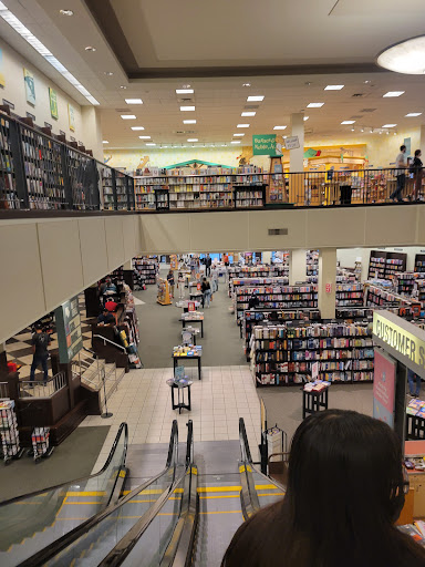 Book Store «Barnes & Noble», reviews and photos, 5959 Triangle Town Blvd, Raleigh, NC 27616, USA