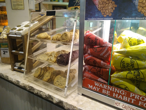 Sporting Goods Store «Bass Pro Shops», reviews and photos, 1356 Bass Pro Dr, Manteca, CA 95337, USA