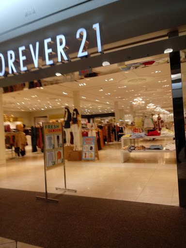 Shopping Mall «Eastview Mall», reviews and photos, 7979 Pittsford Victor Rd, Victor, NY 14564, USA