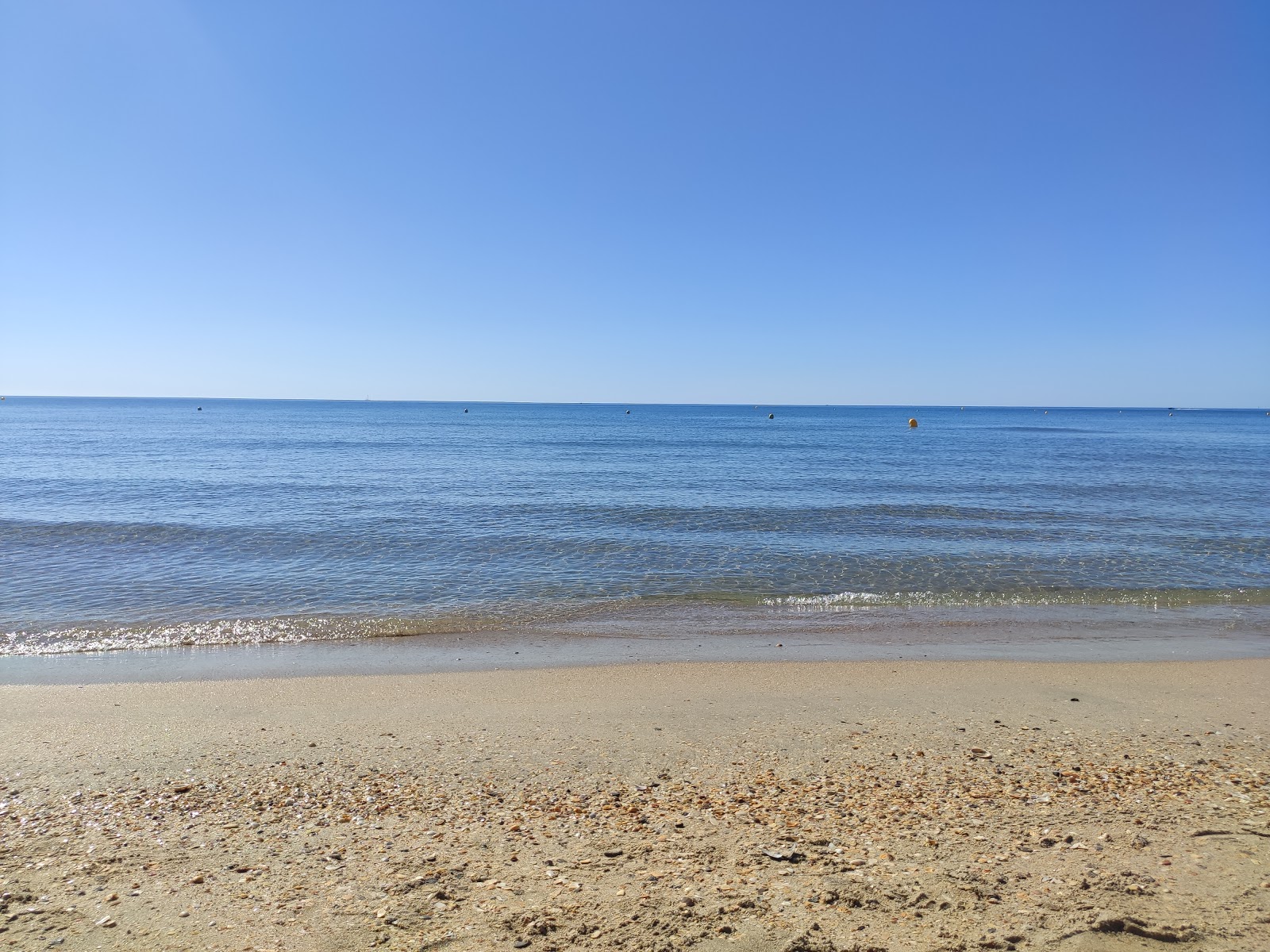 Photo de Castellas beach zone des équipements