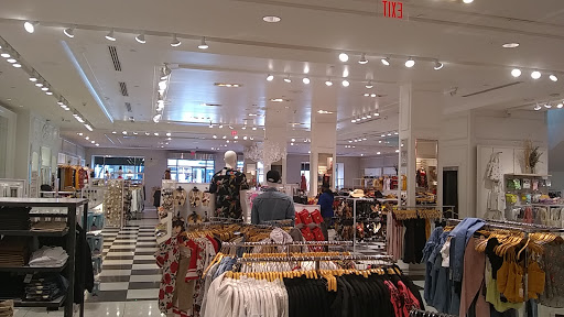 Clothing Store «F21 XXI», reviews and photos, 8040 Mall Walk, Yonkers, NY 10704, USA