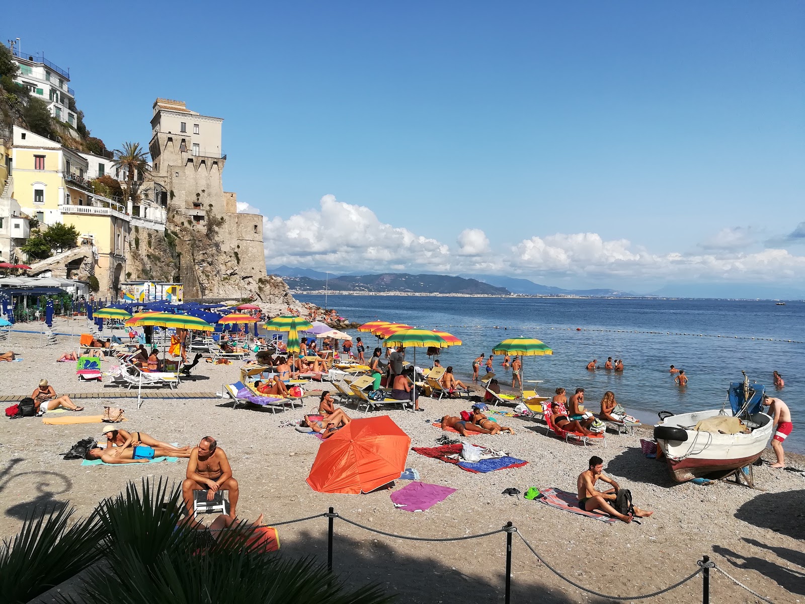 Fotografija Spiaggia di Cetera z srednje stopnjo čistoče