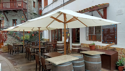 Restaurante El Faro - C. Riofrío, 4, 33150 Cudillero, Asturias, Spain