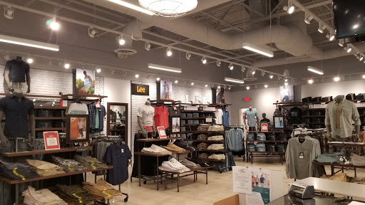 Outlet Store «VF Outlet», reviews and photos, 1721 94th Dr, Vero Beach, FL 32966, USA