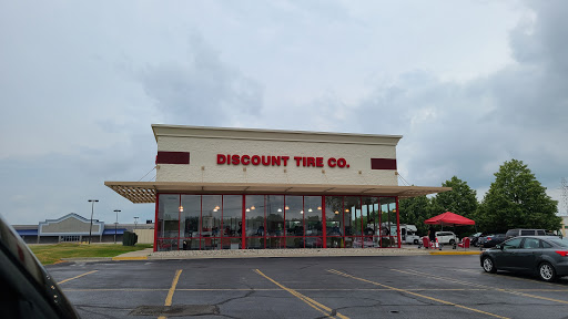Discount Tire Store - Burton, MI, 4210 E Court St, Burton, MI 48509, USA, 
