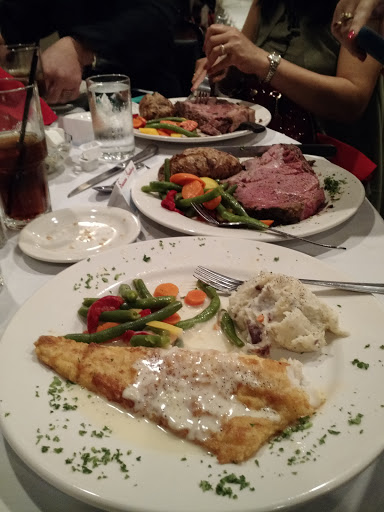 Movie Theater «Marcus Hillside Cinema», reviews and photos, 2950 Hillside Dr, Delafield, WI 53018, USA