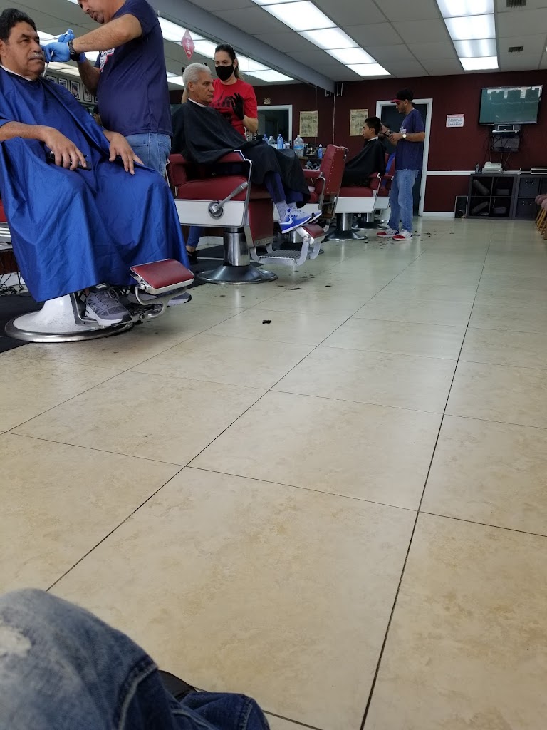 Santos Barber Shop 33023