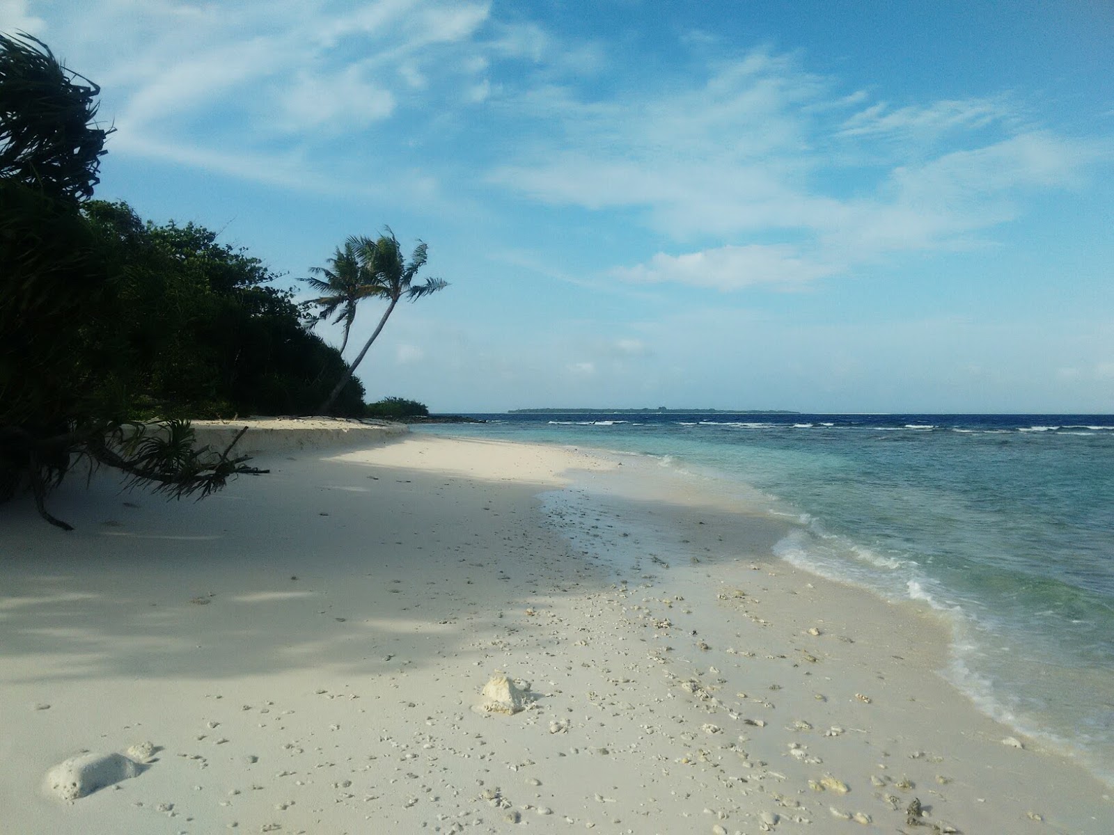 Valokuva Maalhos Island Beachista. ja asutus