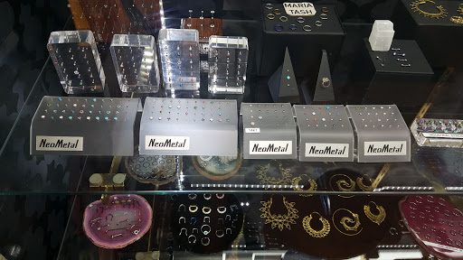 Tattoo Shop «Sinful Skin Tattoo Studio and Body Piercing», reviews and photos, 8110 W Union Hills Dr #240, Glendale, AZ 85308, USA