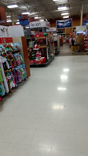 Pet Supply Store «PetSmart», reviews and photos, 355 Howe Ave, Cuyahoga Falls, OH 44221, USA