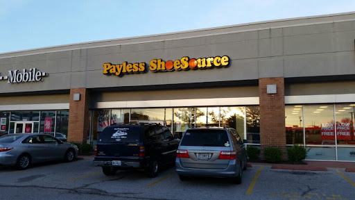Payless ShoeSource, 2015 Maplewood Commons Dr, Maplewood, MO 63143, USA, 