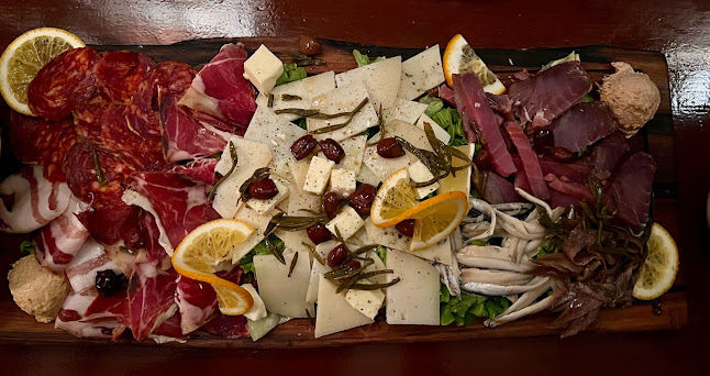 Radno vrijeme Gurme Tapas & Wine