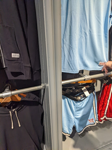 Clothing Store «Hollister Co.», reviews and photos, 9777 SW Washington Square Rd, Tigard, OR 97223, USA