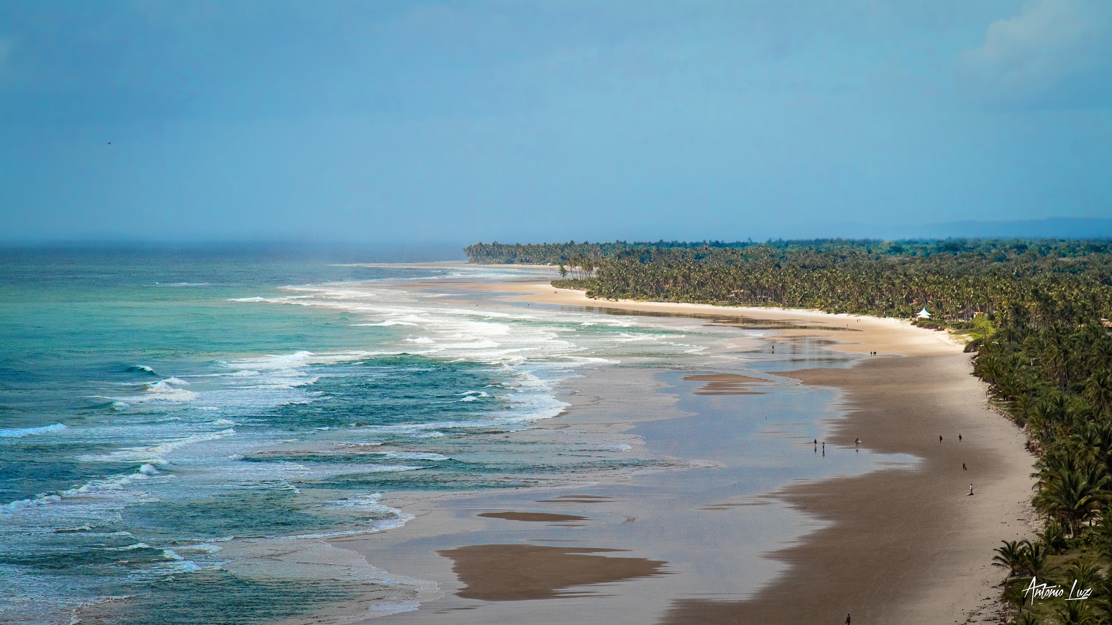 Foto av Praia do Sargi med lång rak strand