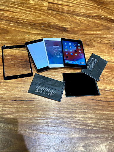 Electronics Repair Shop «Cellfone MD - cell phone repair», reviews and photos, 7637 N Milwaukee Ave, Niles, IL 60714, USA