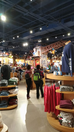 Toy Store «Disney Store», reviews and photos, 108 N State St, Chicago, IL 60602, USA